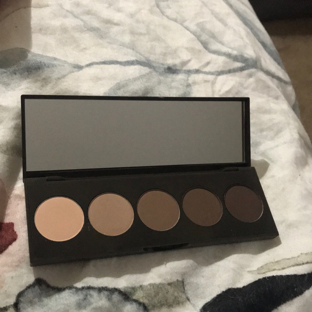 BECCA ombré nudes eye palette